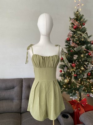 SHEIN MOD Mono de tirantes de hombros con cordón pecho con fruncido